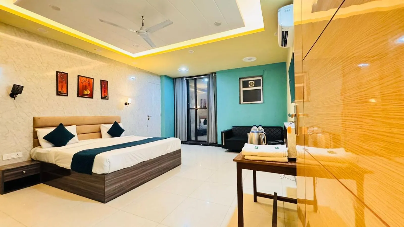 Hotel Sky Gurgaon