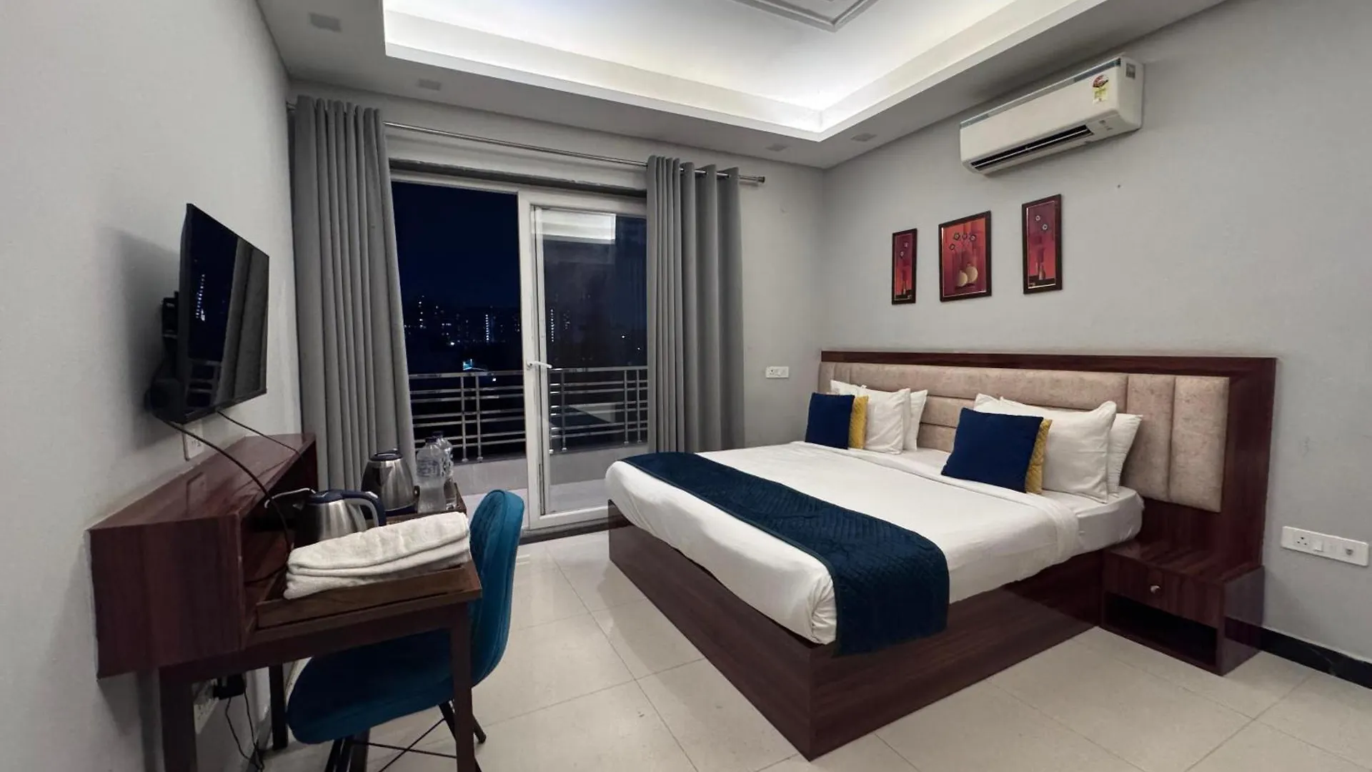 Hotel Sky Gurgaon
