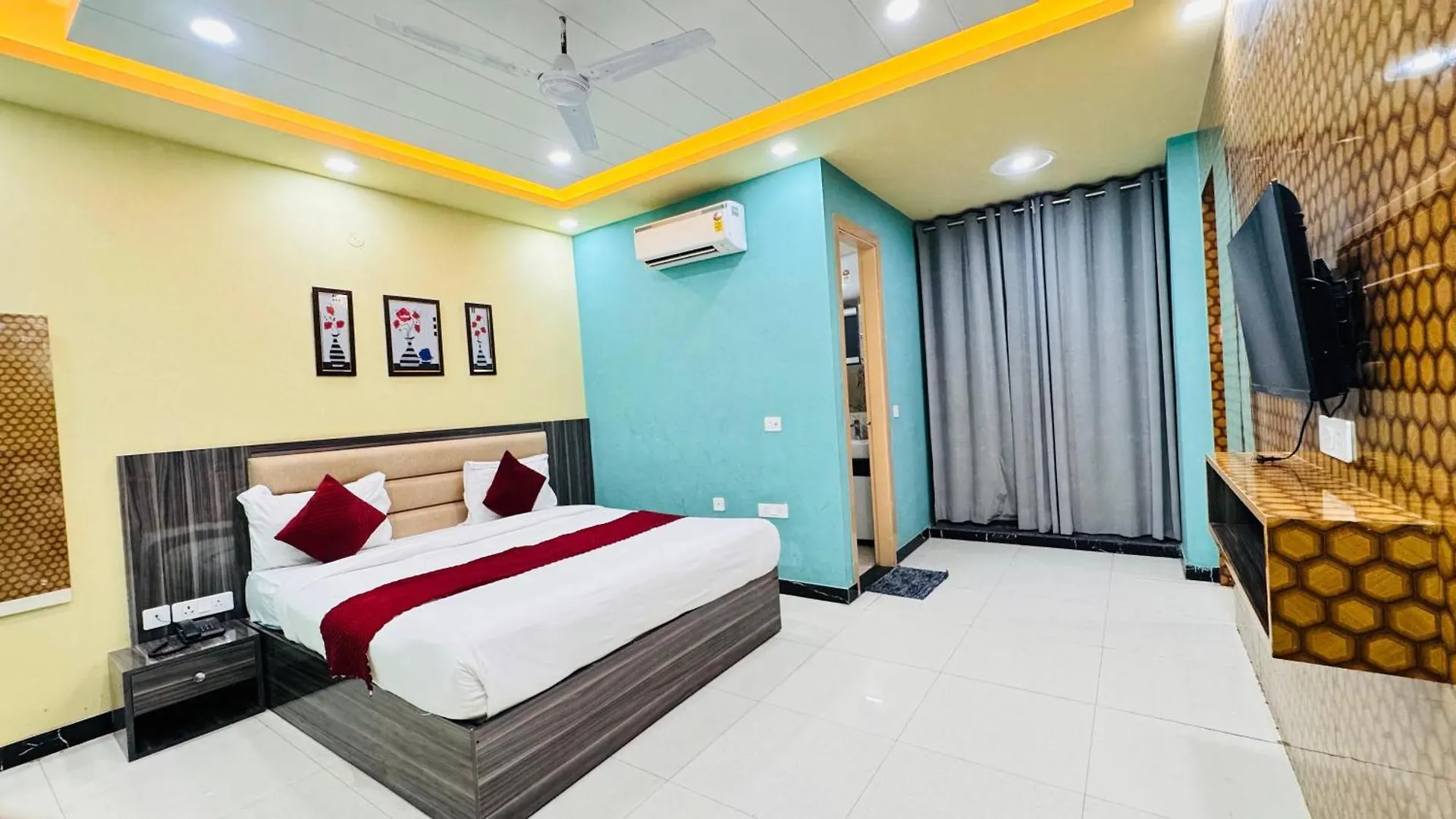 Hotel Sky Gurgaon